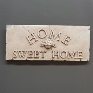 🏠 Cast plaster wall art